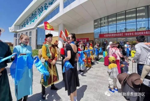 【热点】网红空降辉腾锡勒黄花沟，打卡避暑圣地！